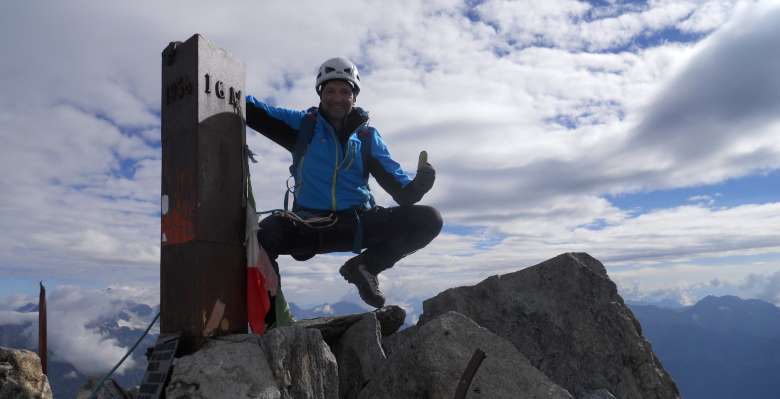 Sulla cima del Monte Disgrazia 3678m.