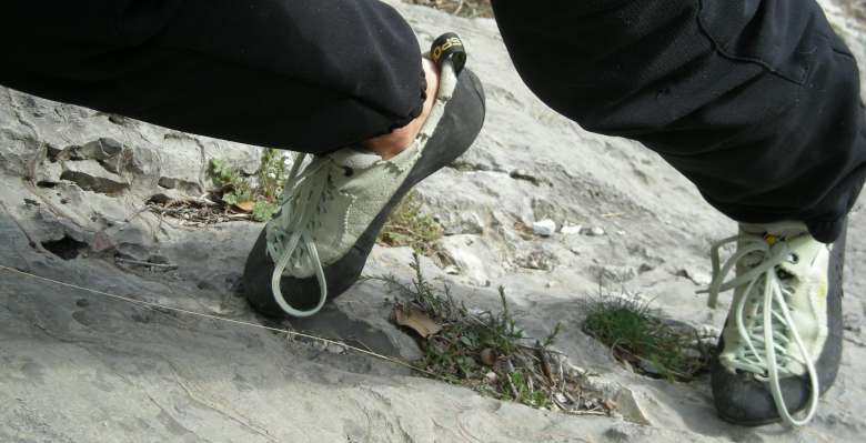 usiamo bene i piedi, durante il corso di arrampicata base