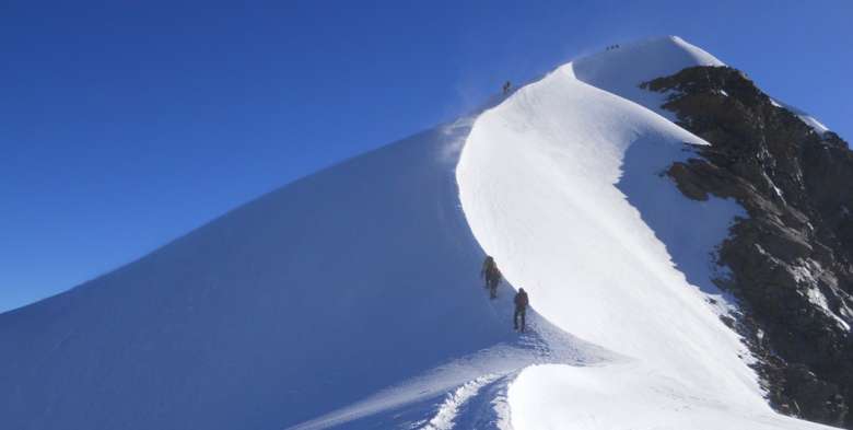 Salendo alla vetta del Monte Polluce